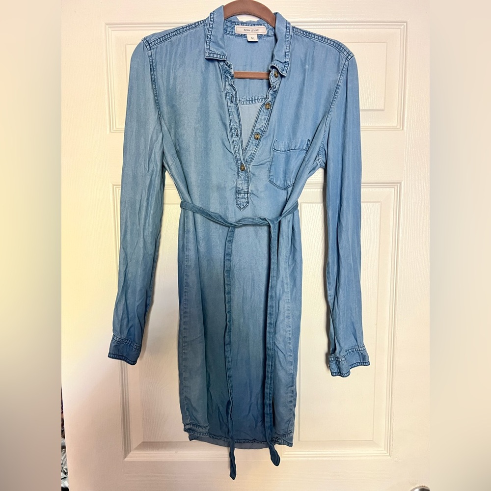 Cutest dress ever! Size: M Color: Jean